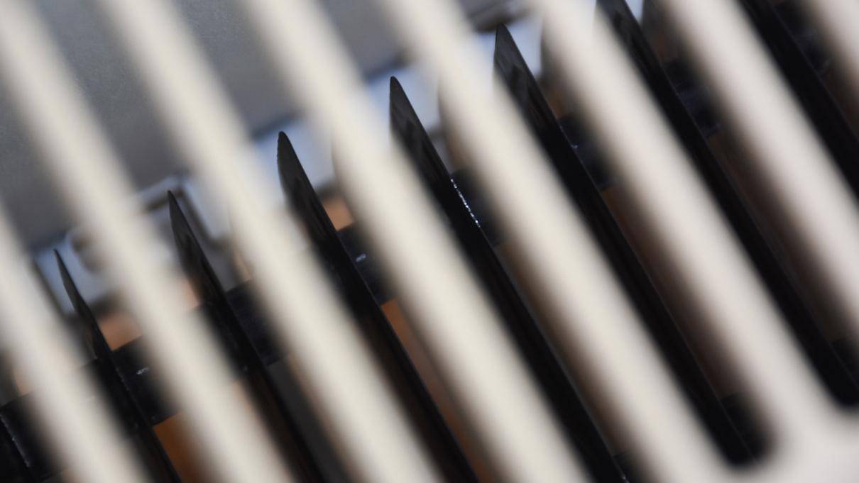 盟认证+8层防爆别墅级均匀导热暖流无影脚！宫菱取暖器测评：欧(图3)